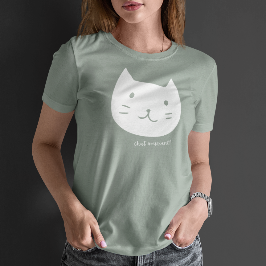 CHAT SOURIANT - Ultra-Soft Unisex Tee